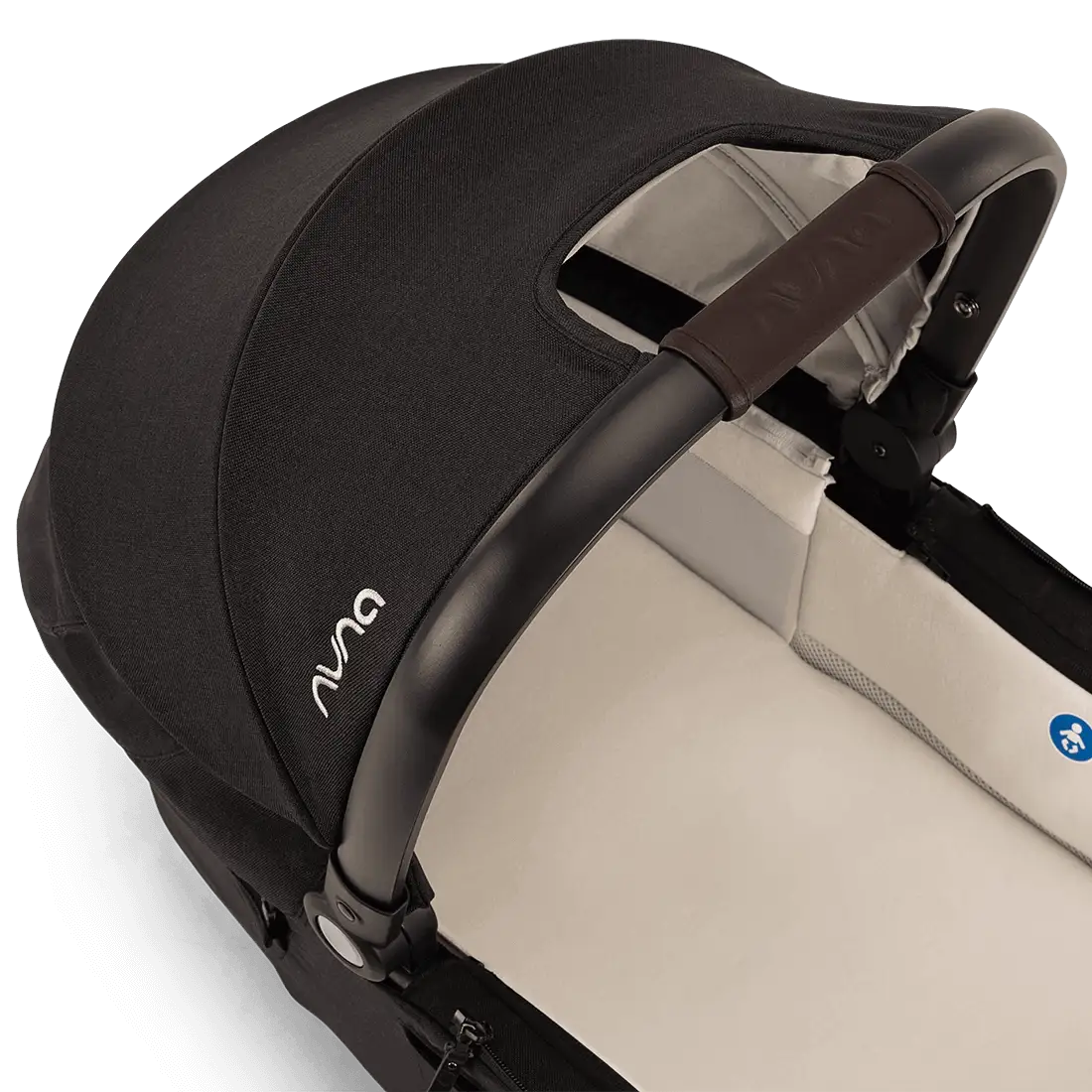 Nuna_DEMInext_Carrycot_Caviar_Handle_GL_web_6450